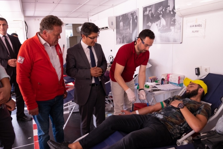 Rektör Taş’tan Kan Bağışı Kampanyasına Destek