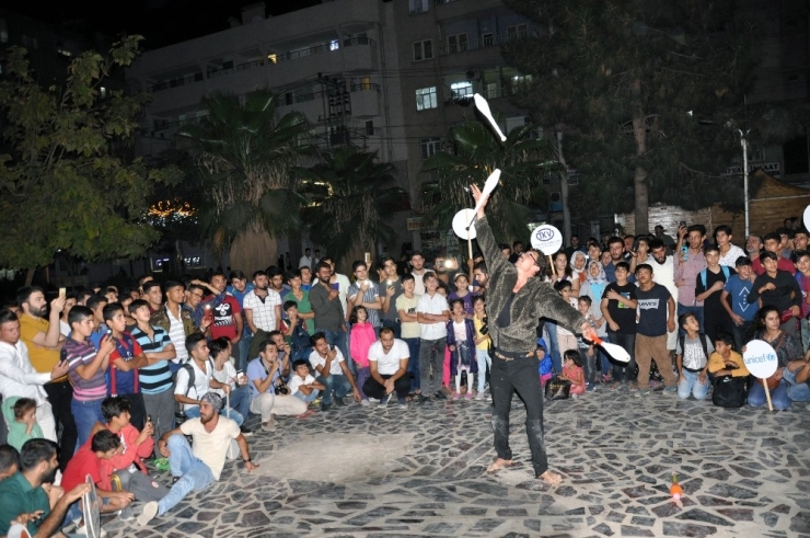 Kızıltepe Sokakları Sirk Gösterisiyle Şenlendi
