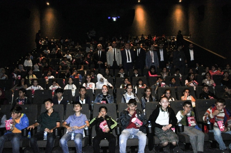 Van’da 25 Bin Öğrenci Sinema İle Buluşuyor