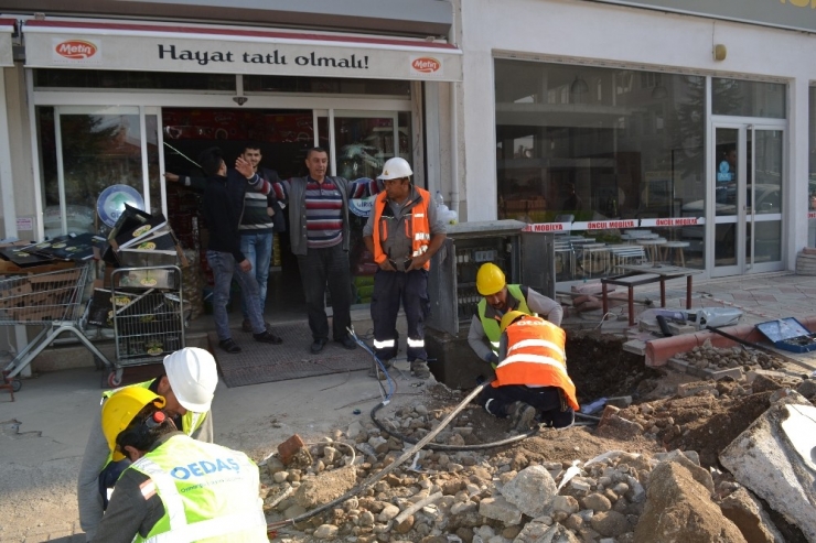 Şuhut’ta Yer Altı Kablo Düzenleme Çalışmaları