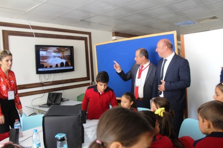 Ayvalık’ta 7’den 70’e Bilim Gelecek Bizim Bilim Şenliği