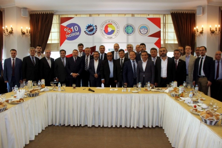 Kayserili Firmalar Yıl Sonuna Kadar En Az Yüzde 10 İndirim Yapacak