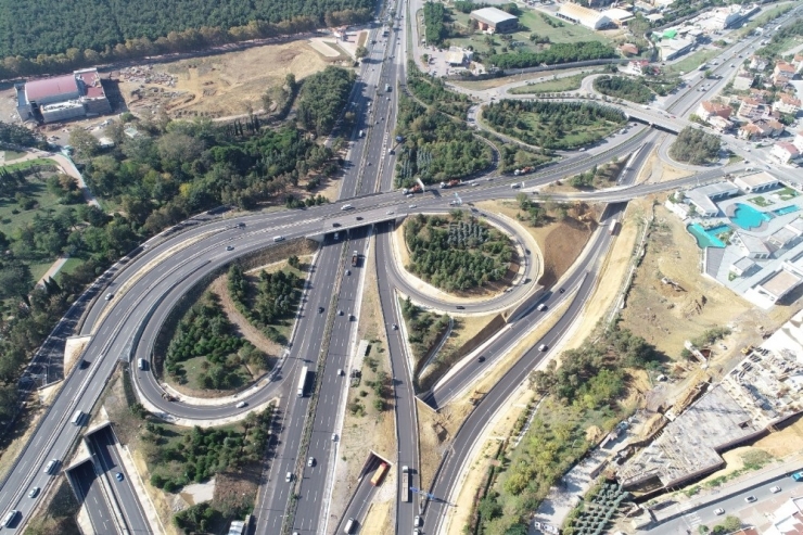 Çayırova Kavşağı Yeşilleniyor