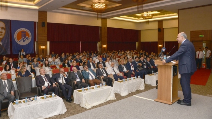 Meü’de 22. Finans Sempozyumu