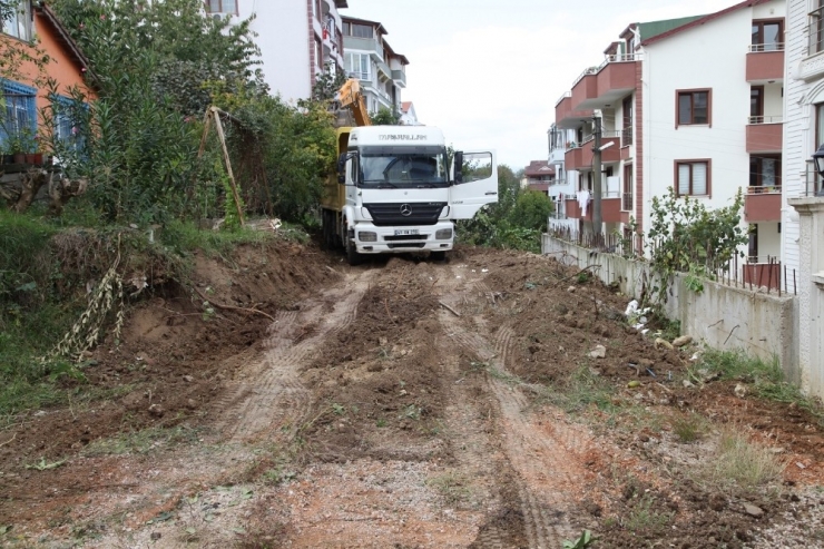Başiskele’de Yeni Yollar Açılmaya Devam Ediyor
