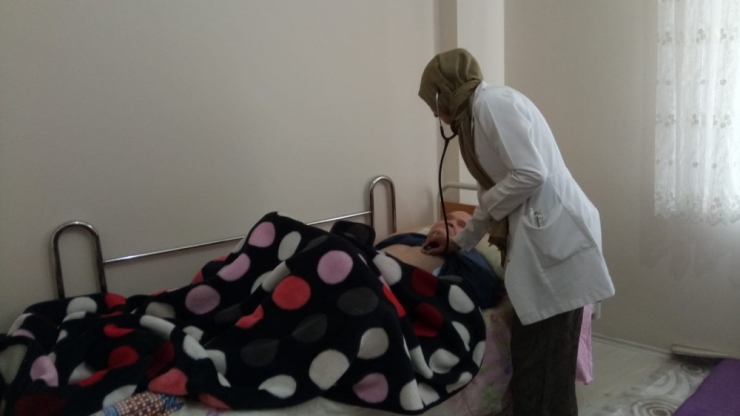 2 Bin 894 Kişiye Evde Sağlık Hizmeti