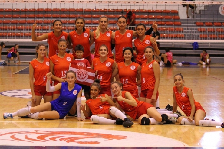 Antalyaspor Kadın Voleybol Takımı Ligdeki 3.maçına, Pazar Günü Çıkacak