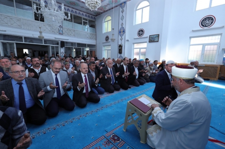 Şehit Jandarma Uzman Çavuş Neşet Gök İçin Beylikova’da Mevlit Okutuldu