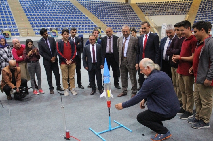 Van’da “Bilim Doğudan Yükselir-edremit Bilimle Buluşuyor” Şenliği