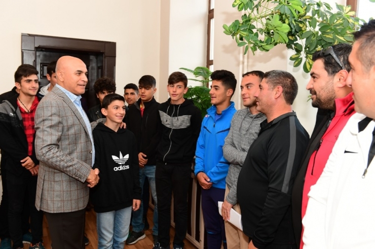 Yakutiyespor’dan Bb Erzurumspor’a Destek