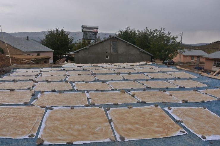 Bingöl’de Geleneksel Yöntemlerle "Tatlı" Kış Hazırlığı