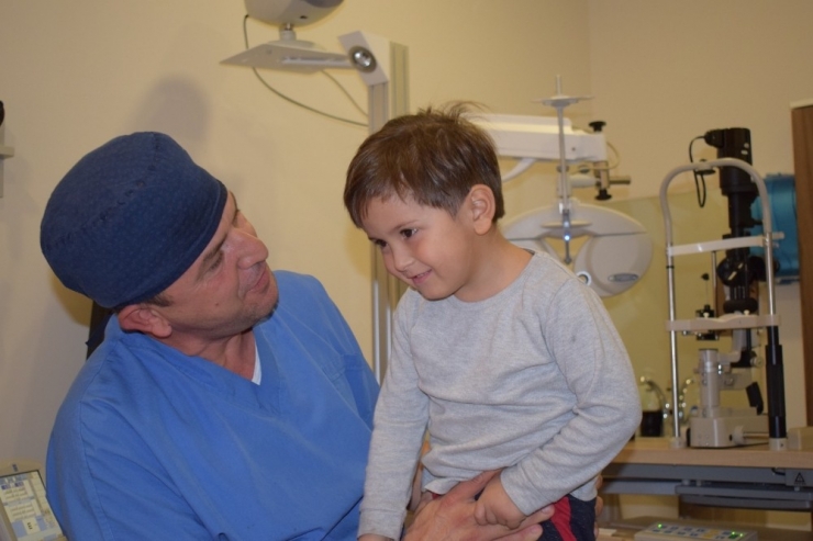 Gözyaşı Kanalı Ameliyatı Olan Minik Orhan: "Anne Artık Kimse Benden Kaçmıyor"