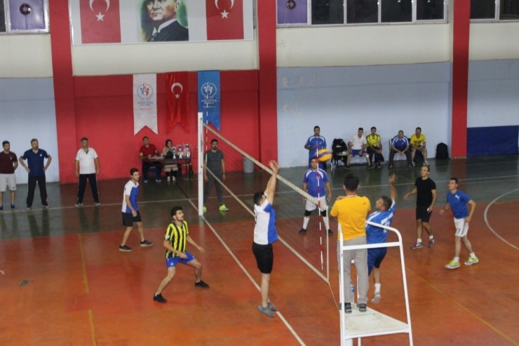 Batman’da Voleybol Turnuvası Yapıldı