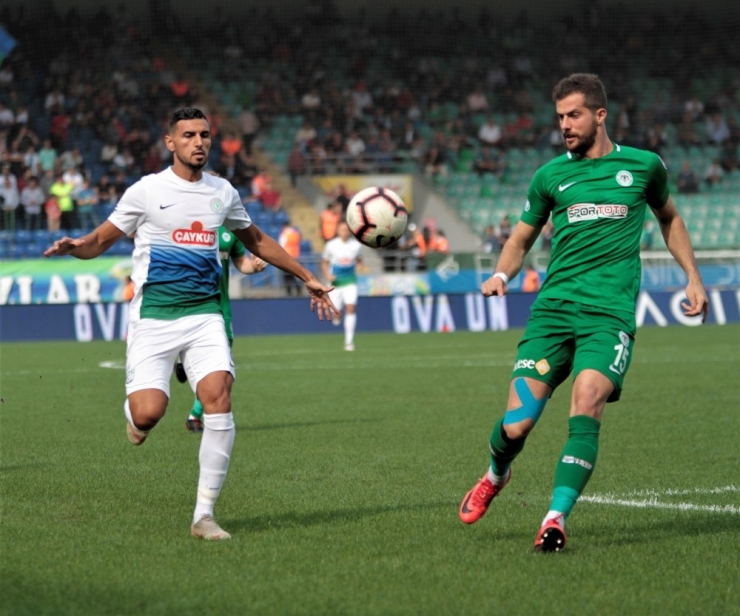 Spor Toto Süper Lig: Çaykur Rizespor: 1 - Atiler Konyaspor: 0 (İlk Yarı)
