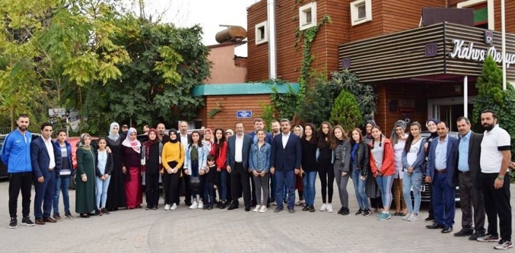 Başkan Toltar, Dilovası’nın İlk Voleybol Takımıyla Buluştu