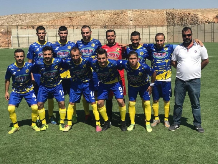 Arazilerini Satıp Futbol Takımı Kurdular