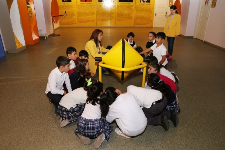 Evrensel Değerler Çocuk Müzesi’ne Çocuk Akını