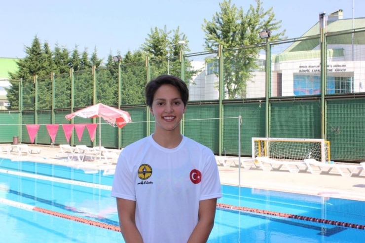 Osmangazi’nin Yüzmede Milli Gururu