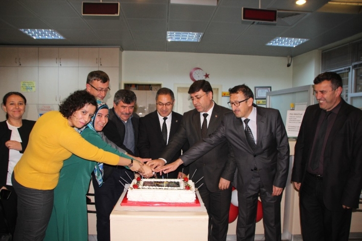 Ptt’nın Kuruluş Yıl Dönümü Kutlaması Pasta Kesimiyle Son Buldu