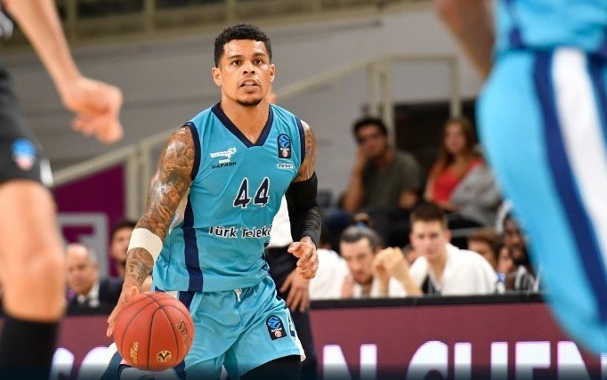 Türk Telekom Fırtınası İtalya’da Esti