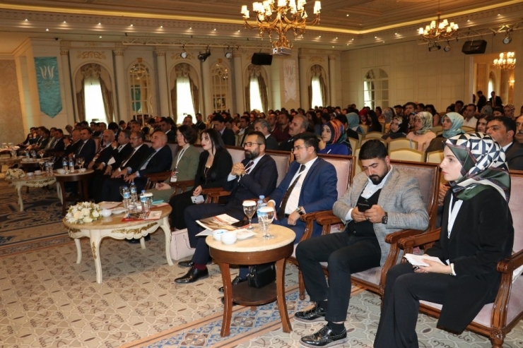 Van’da ‘Beşeri Sermayenin Kalkınma Üzerindeki Etkileri’ Konferansı