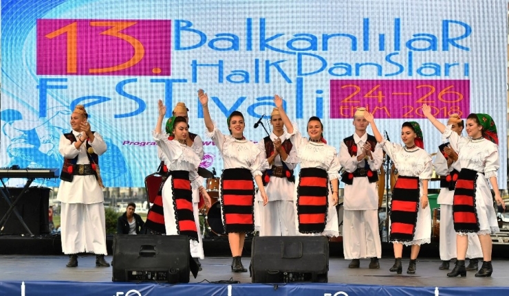 Atatürk’ün Mirası Balkanlılar Halk Dansları Festivali Başladı