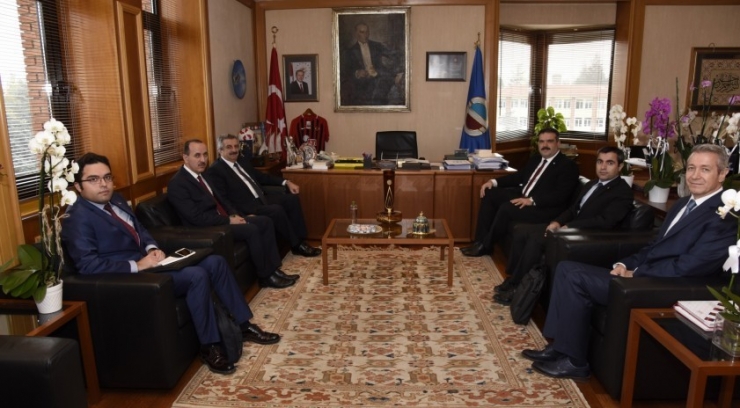 Sanayi Ve Teknoloji Bakan Yardımcısı Büyükdede’den, Rektör Prof. Dr. Çomaklı’ya Ziyaret