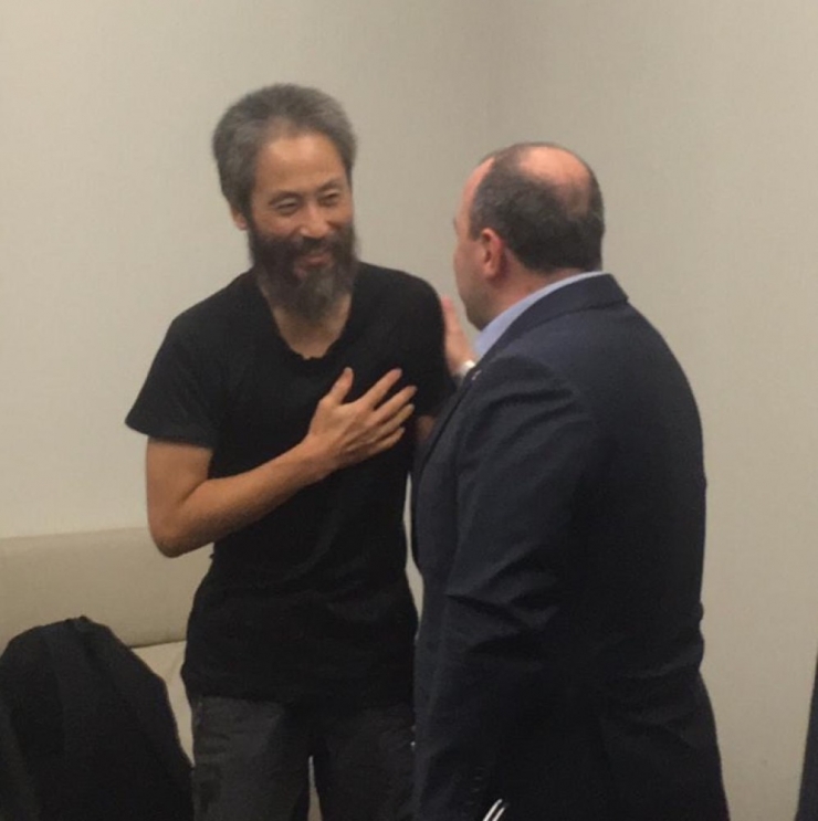 Teröristlerden Kurtarılan Japon Gazeteciden Bakan Varank’a Teşekkür
