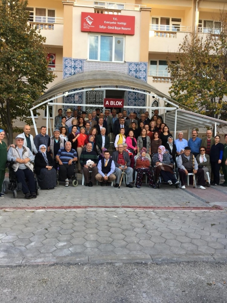 Temad’tan Huzurevindeki Yaşlılar İçin Müzik Eğlencesi