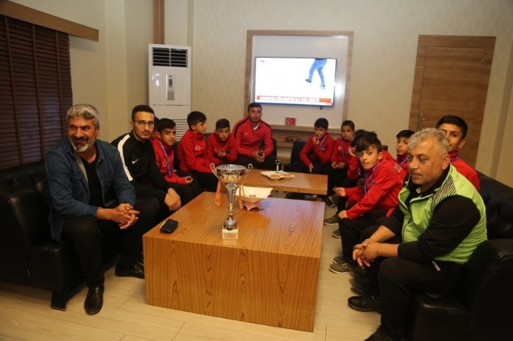 Şampiyonlardan Kaymakam Arıcan’a Ziyaret