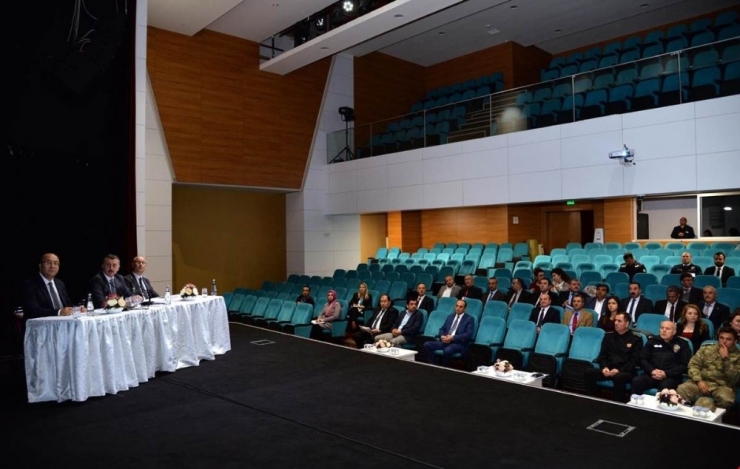 Bilecik Valisi Tahir Büyükakın "Kaybedecek Tek Bir Evladımız Yok"