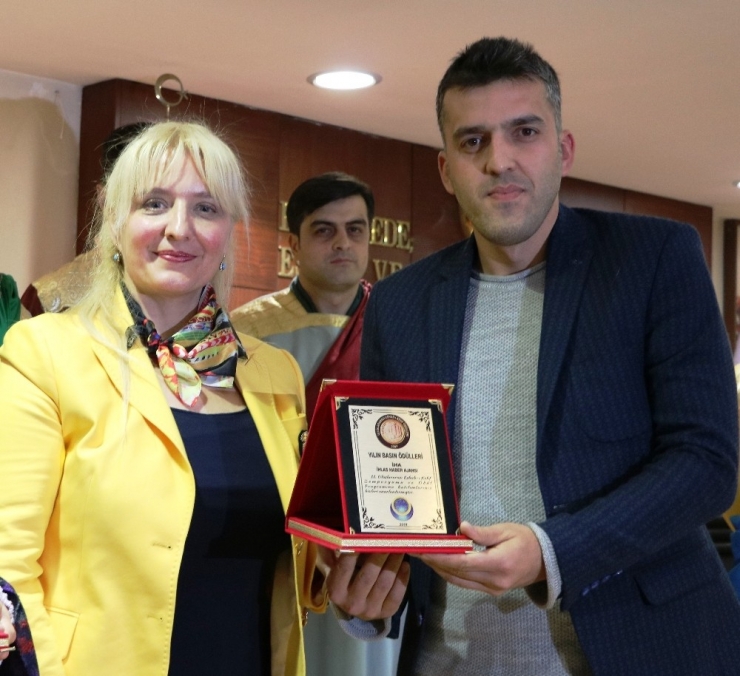 İhlas Haber Ajansı’na ’Yılın Basın Ödülü’ Verildi