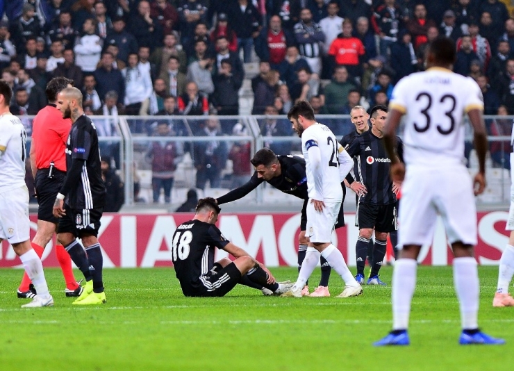 Beşiktaş’ta Sakatlardan Kötü Haber
