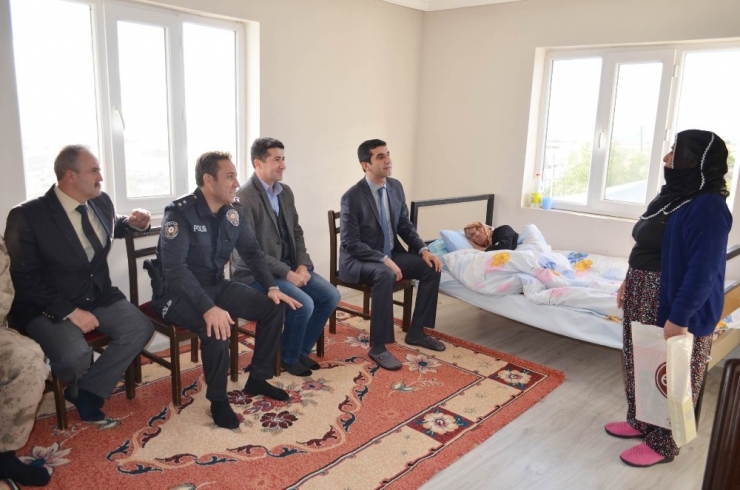 Cumhuriyet’le Yaşıt Ümmügülsüm Nineye Ziyaret