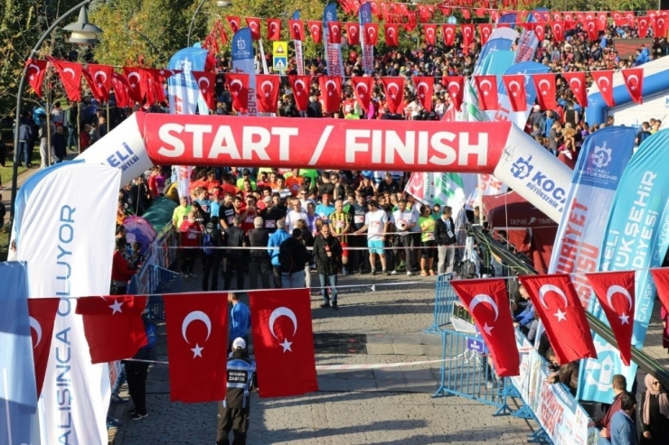 Kocaeli Cumhuriyet Koşusu’nda Ödüller Sahiplerini Buldu