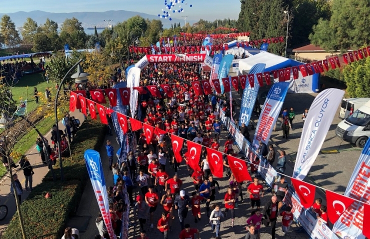 Kocaeli’de Binler Cumhuriyet İçin Koştu