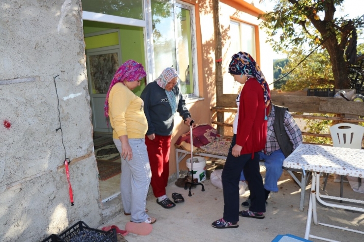 (23.30’da Geçilecek) 12 Kişilik Ailenin 4 Üyesi Kas Hastalığı Nedeniyle Günden Güne Eriyor