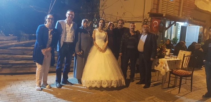 Başkan Duymuş, Genç Çiftlerin Mutluluklarına Ortak Oldu