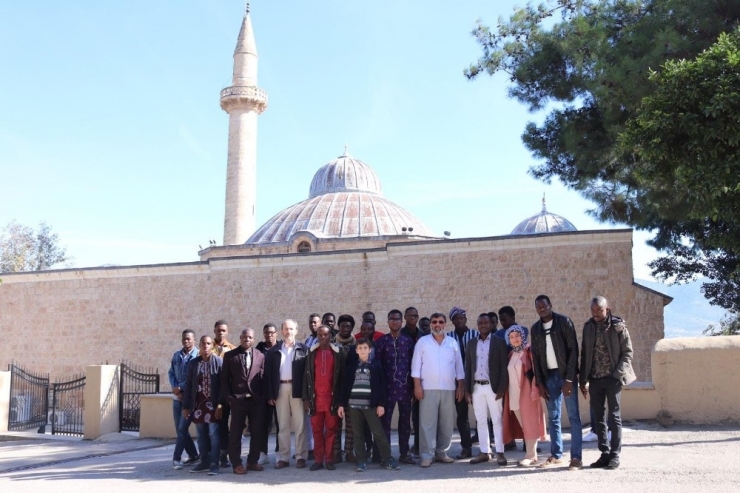 Beninli Öğrenciler Kozan’da