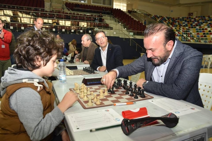 Başkan Doğan’dan Ailelere, “Çocuklarınıza Satranç Öğretin” Çağrısı