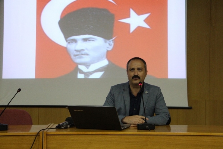 Elazığ’da "Bir Şiir Atatürk" Konferansı