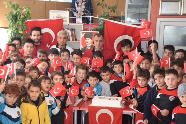 Sağlıkspor’dan 29 Ekim İçin Coşkulu Kutlama