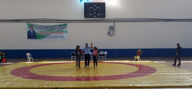 Denizli’nin İlk Kız Güreş Takımı Çivril’de Kuruluyor