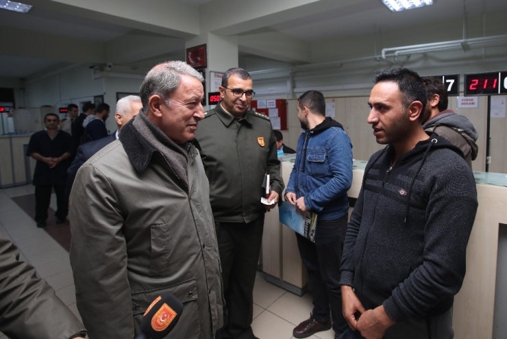 Bakan Akar’dan Askerlik Şubelerine Gece Denetlemesi