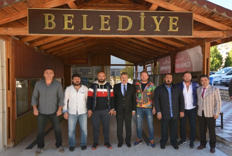 Elmalı’nın Başpehlivanları Ödüllendirildi