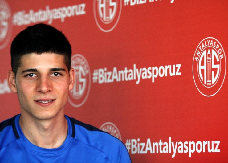 Harun Alpsoy: "Hem Çalıştım Hem Okudum Hem Oynadım"