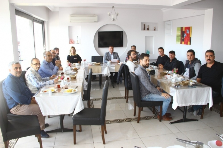 Uyuşturucu İle Mücadeleye Destek Olmak İçin Belediye Başkan Aday Adayı Oldu