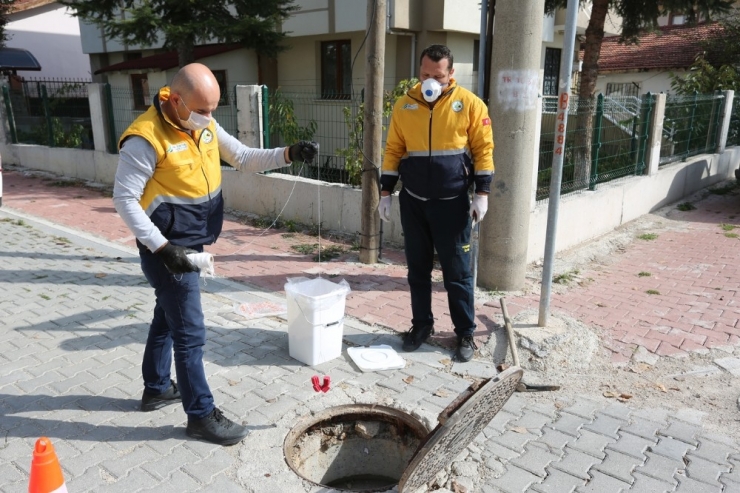 Bolu’da, Kanalizasyon Hatları İlaçlanıyor