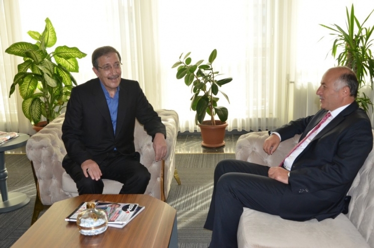 Vali Azizoğlu’ndan Başkan Bulutlar’a Veda Ziyareti