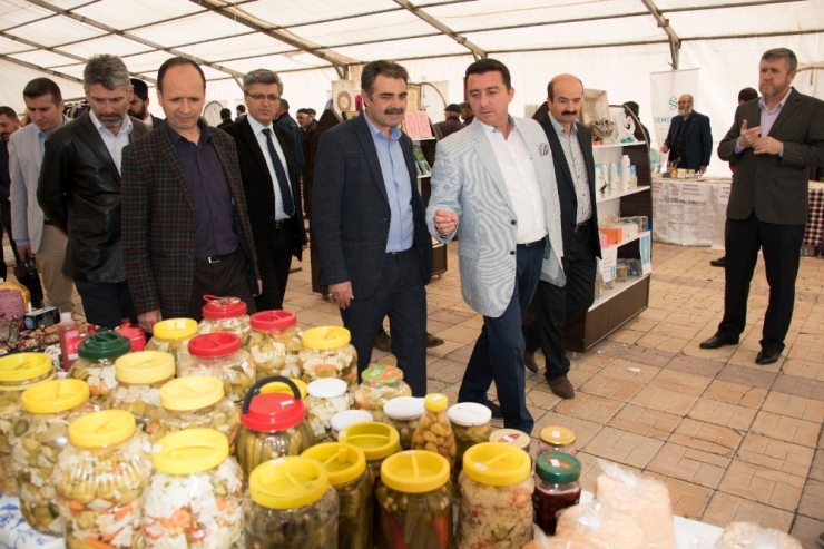 Bozüyük Kültür Ve Sosyal Yardımlaşma Derneğinden Kermes